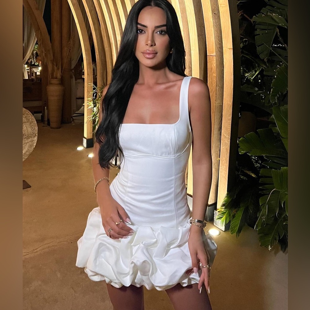 NEW - Elegant White Mini Dress - Picture 5 of 8